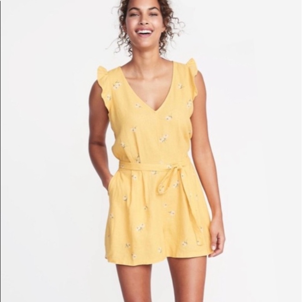 NWT Old Navy romper, never worn. Medium.
